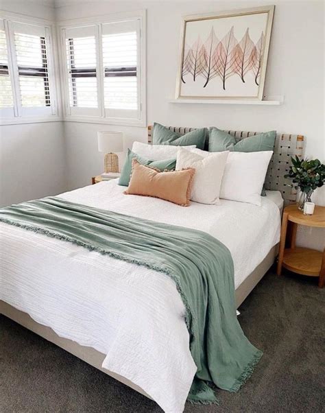 white and green bedroom design ideas