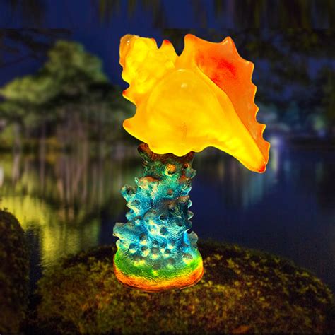 Glowing Conch | Elegant LED Shell Décor for Any Space – Glow Garden