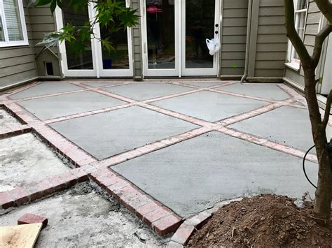 Concrete pavers for patio modern patio pavers ideas install a paver ...