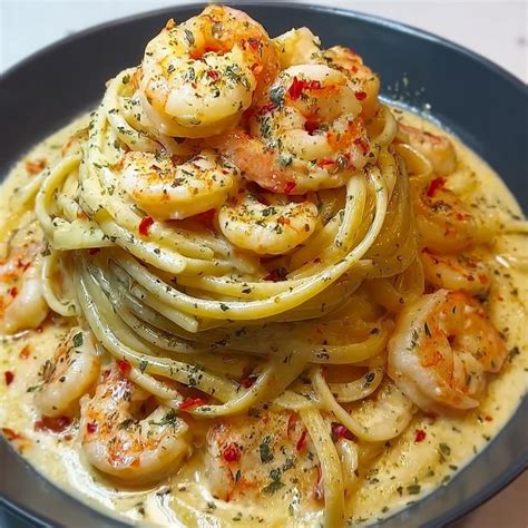 Creamy Garlic Parmesan Shrimp Linguine: A Restaurant-Quality Dish