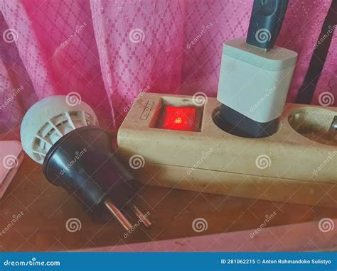 Examples of Electronic Devices in the House? Stock Image - Image of cable, devices: 281062215