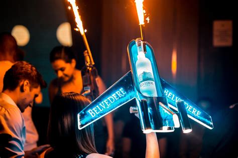What is Bottle Service? Difference Between Bottle Service and Table Service