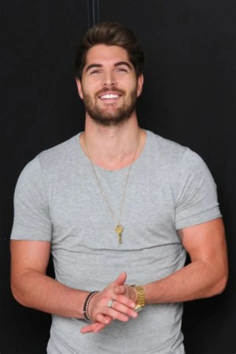 Nick Bateman biographie, news, photos, vidéos et avis