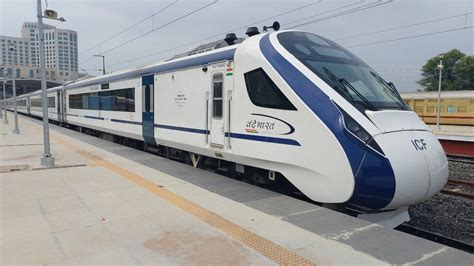 Vande Bharat Local Train 的图像结果