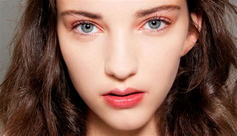5 Major Side Effects of Applying Lipsticks - lifeberrys.com