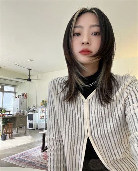 straight korean hair
