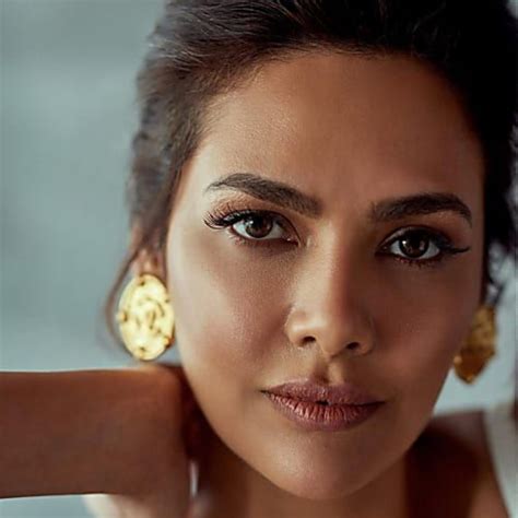 Esha gupta versace dylane blue perfume – MySmello