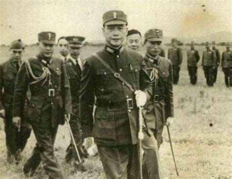 实拍1932年日伪军 用铡刀铡死义勇军战士