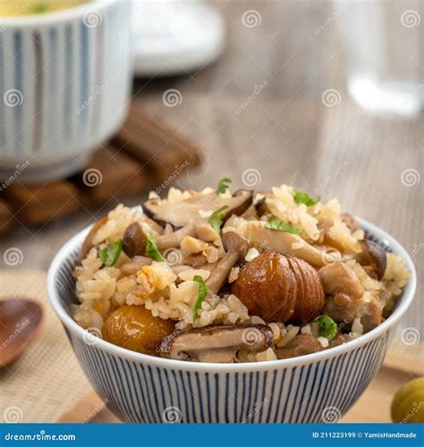 Delicious Japanese Chestnut and Chicken with Shimeji Seasoned Mixed ...