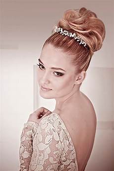 Wedding Side Bun Hairstyles by The 30 Best Wedding Bun Hairstyles Everafterguide Wedding Side Bun Hairstyles