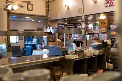 Benjies NY Deli: Family owned Jewish restaurant & deli near me since 1967