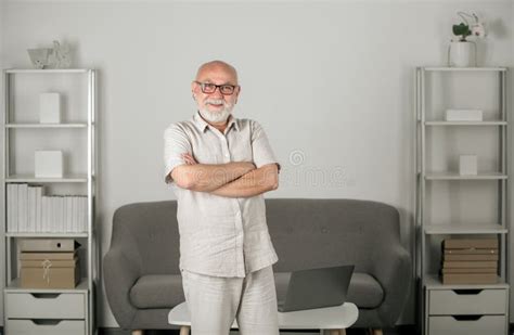 Old Business People 的图像结果