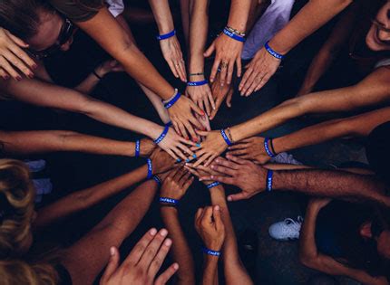 The Importance of Giving Back to Society: How it Helps Our Well-Being ...
