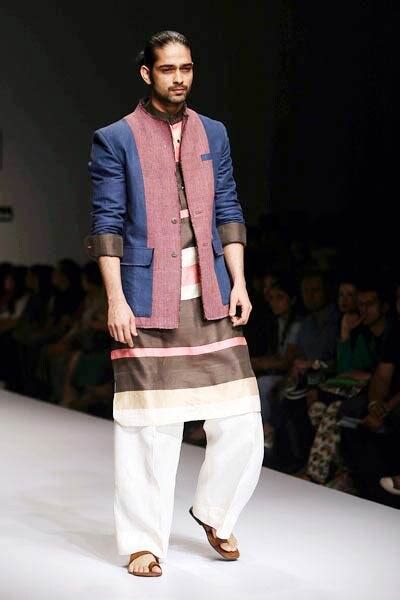 WIFW: Light fabrics, melange of colours on Day 4 - India Today