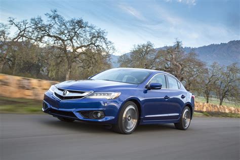 Acura ILX (2017) - pictures & information