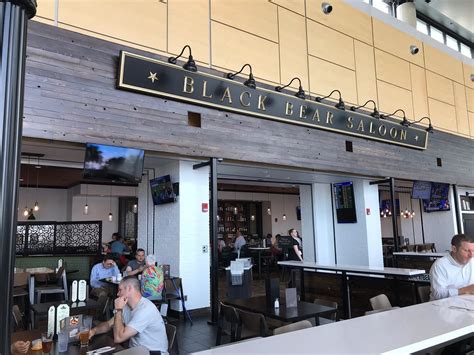 BLACK BEAR SALOON AT BRADLEY AIRPORT, Windsor Locks - Restaurant ...