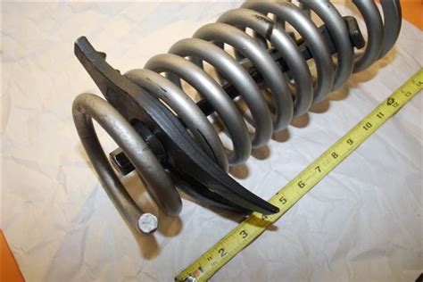 Chevy Coil Spring Install 的图像结果