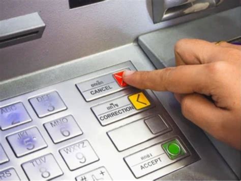 ATM ಮಷಿನ್‌ನಲ್ಲಿರೋ ಕ್ಯಾನ್ಸಲ್‌ ಬಟನ್‌ನ 2 ಸಲ ಒತ್ತಿದ್ರೆ ಏನಾಗುತ್ತೆ? ಒತ್ತೋ ...