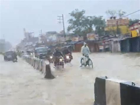 Many rivers in spate due to continuous rain in Jharkhand; Waterlogging ...