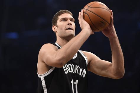 Download Brooklyn Nets Brook Lopez Free Throw Wallpaper | Wallpapers.com