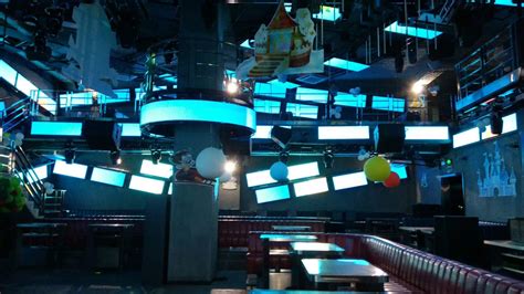 汕头酒吧P4室内LED显示屏150平米-优色专显