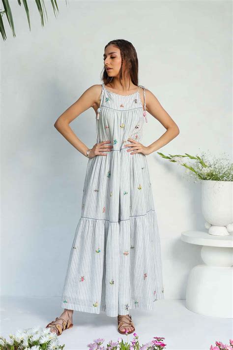 Nostalgia Ruffled Tier Dress – Originate.in