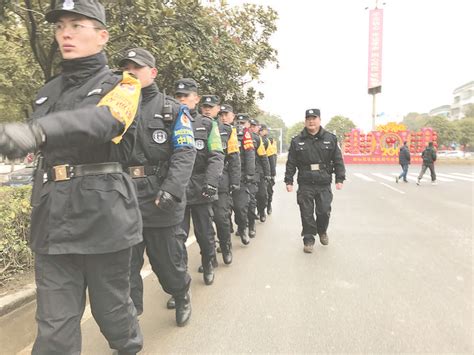 每天7000警力上街 数十突击队带枪巡逻 第04版:成都 20140513期 四川法制报