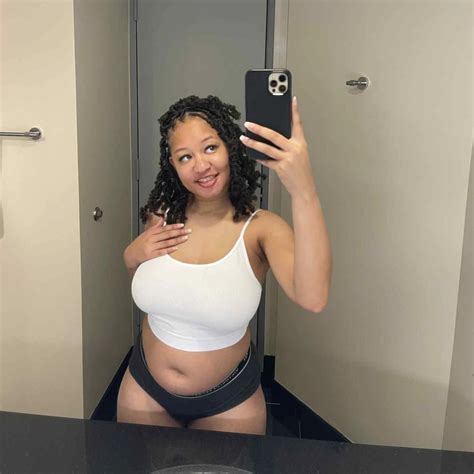 BELLE 🍑 (@belle.bottomz) • Instagram photos and videos