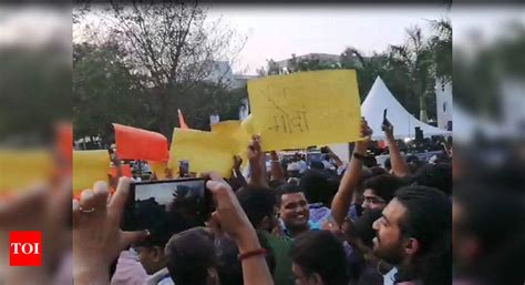 BJP slams police action against techies for raising pro-Modi slogans at ...