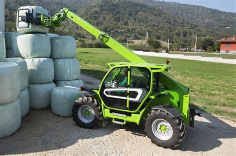 Manitou Telehandler vs Merlo 的图像结果