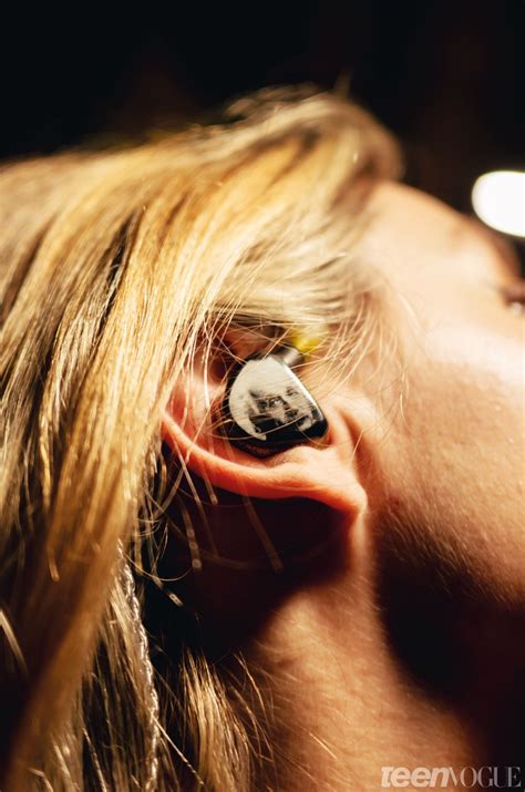 Dora Jar on Touring With Gracie Abrams, Gratitude After Fan Petition ...