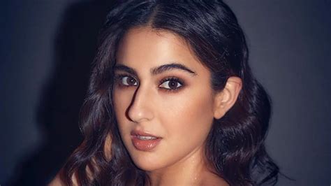 Sara Ali Khan supposedly touching security guard inappropriately ...