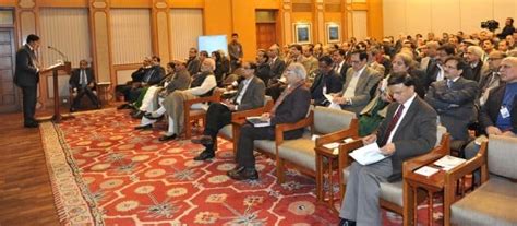 Two Groups of Secretaries present ideas and suggestions to PM