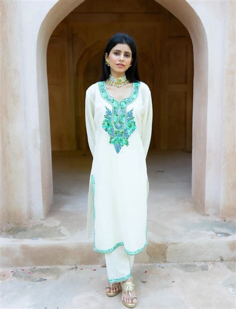 Check Out Kashmiri Phiran For Women Online – Shopnamastay