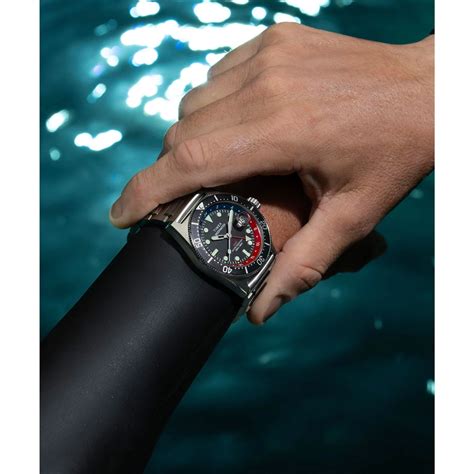 TIMEX Deep Water Men Black Round Dial Analog Watch - TW2W95300UJ ...