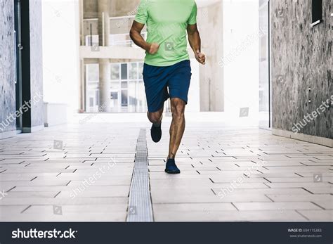 Stock Man Running 的图像结果