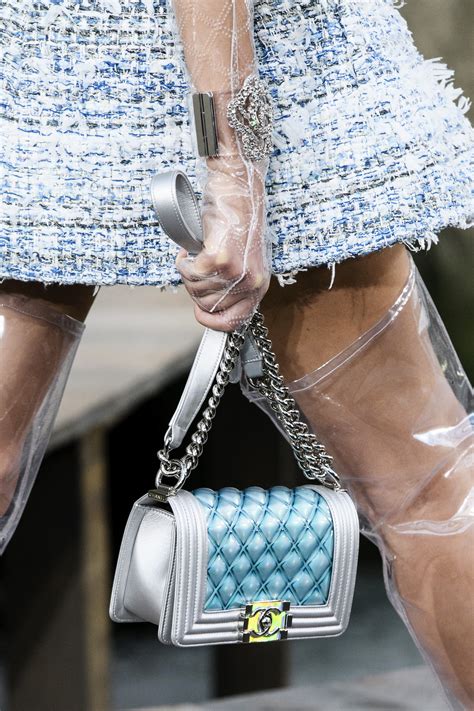 Histoire du sac Boy de Chanel - Marie Claire