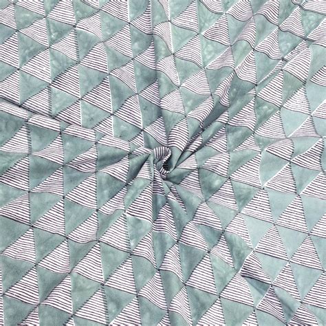 Geometric Triangles | Dohar | Summer Blanket – TOAIArt.com