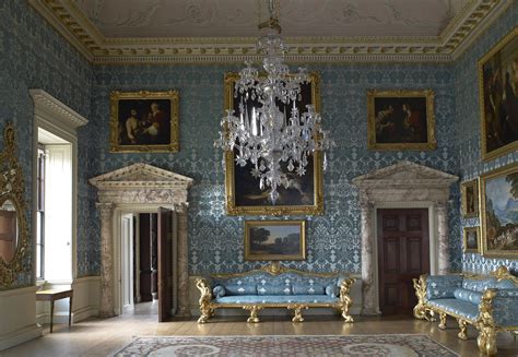 Tour 5 Magnificent 18th-Century Country Houses Photos
