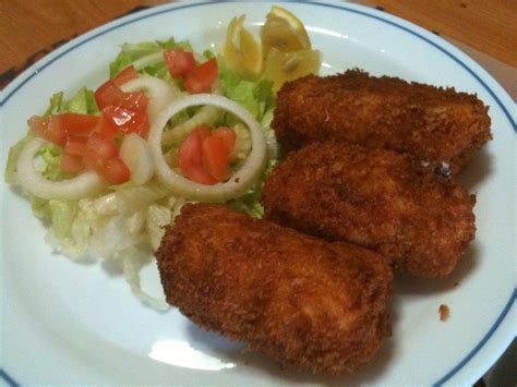 Cheesy chicken rolls recipe: easy and tasty dinner idea