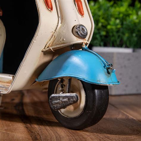 Retro Deliver Scooter Model