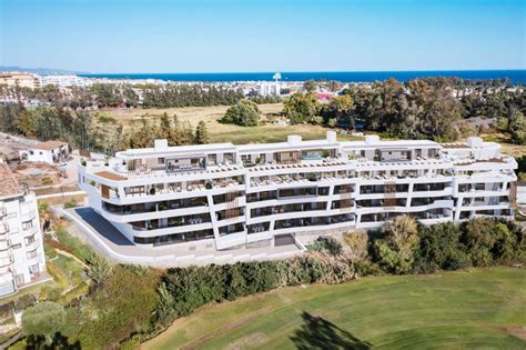 Apartamentos de lujo en 1era línea del golf en Guadalmina – Breeze ...