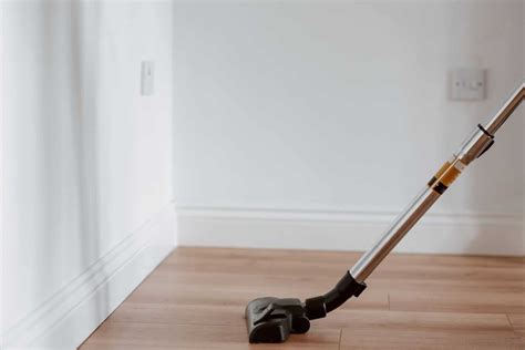 Best Hardwood Floor Vacuum (Reviewed and Compared)