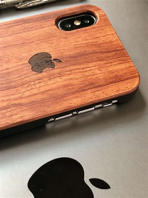 Real Natural Walnut Wood Premium Case for iPhone 11 / 11 Pro – JustAndBest