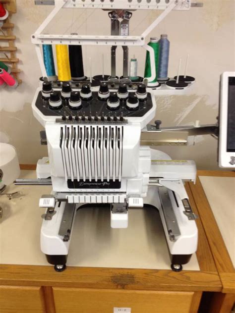 PR1000e Embroidery Machine 的图像结果