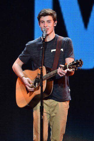 Shawn Mendes height and weight | HowTallis.Org