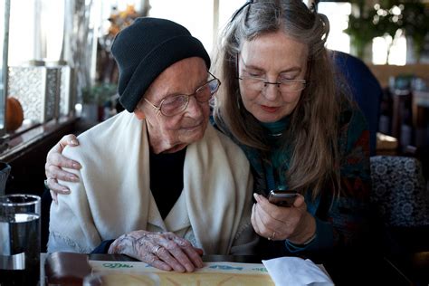 viQtor for frail elderly people with care at home