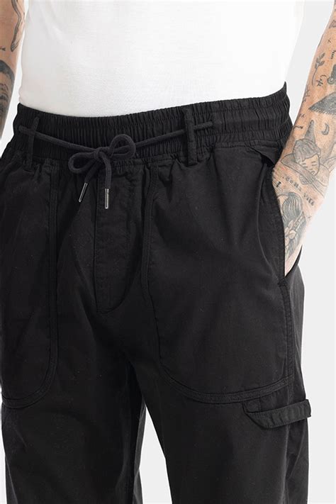 Buy Men's Slayer Black Cargo Pant Online | SNITCH