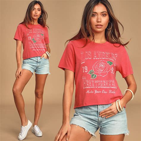 Graphic Tees: Trendy Picks for the New Season - Lulus.com Fashion Blog