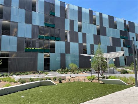 Bendheim's Parking Facade Enlivens New Austin Project | Bendheim